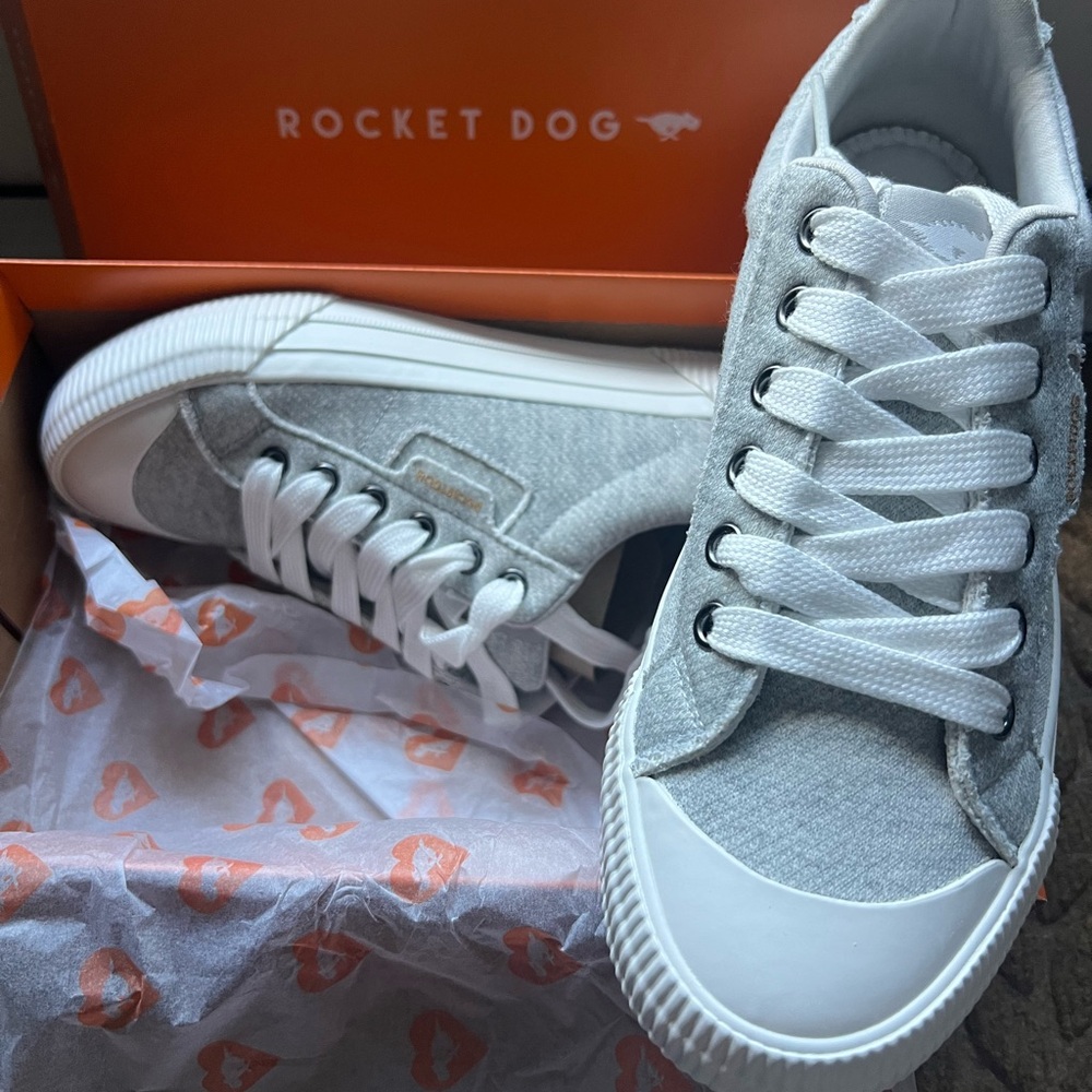 New! Rocket Dog Casual Gray and White Shoes